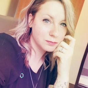 Meet your Posher, Roxanne